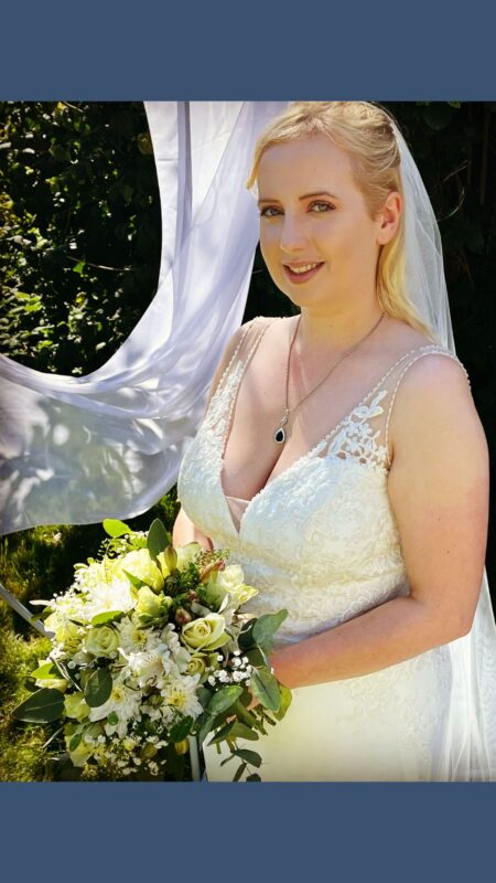 white bridal bouquet
