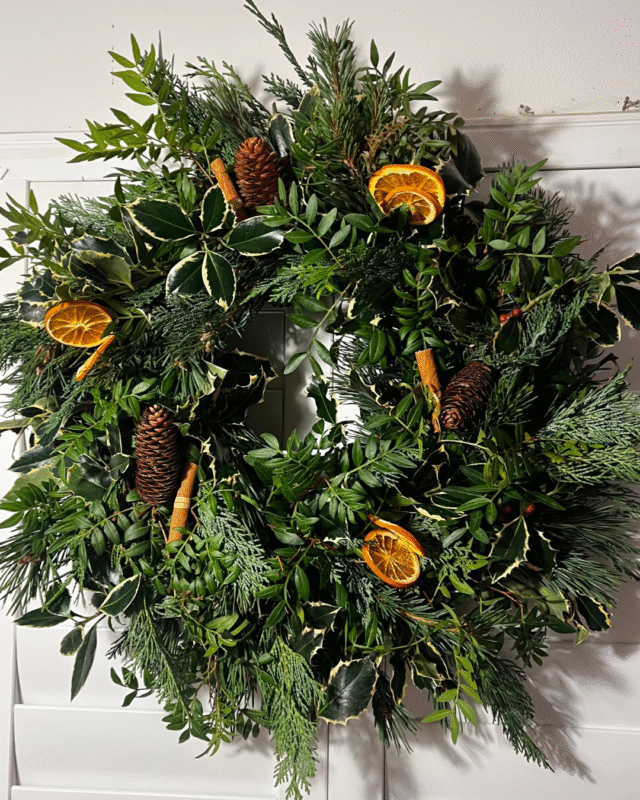 Handmade Christmas Wreath – Seasonal, Wild Style. Blooming Roza